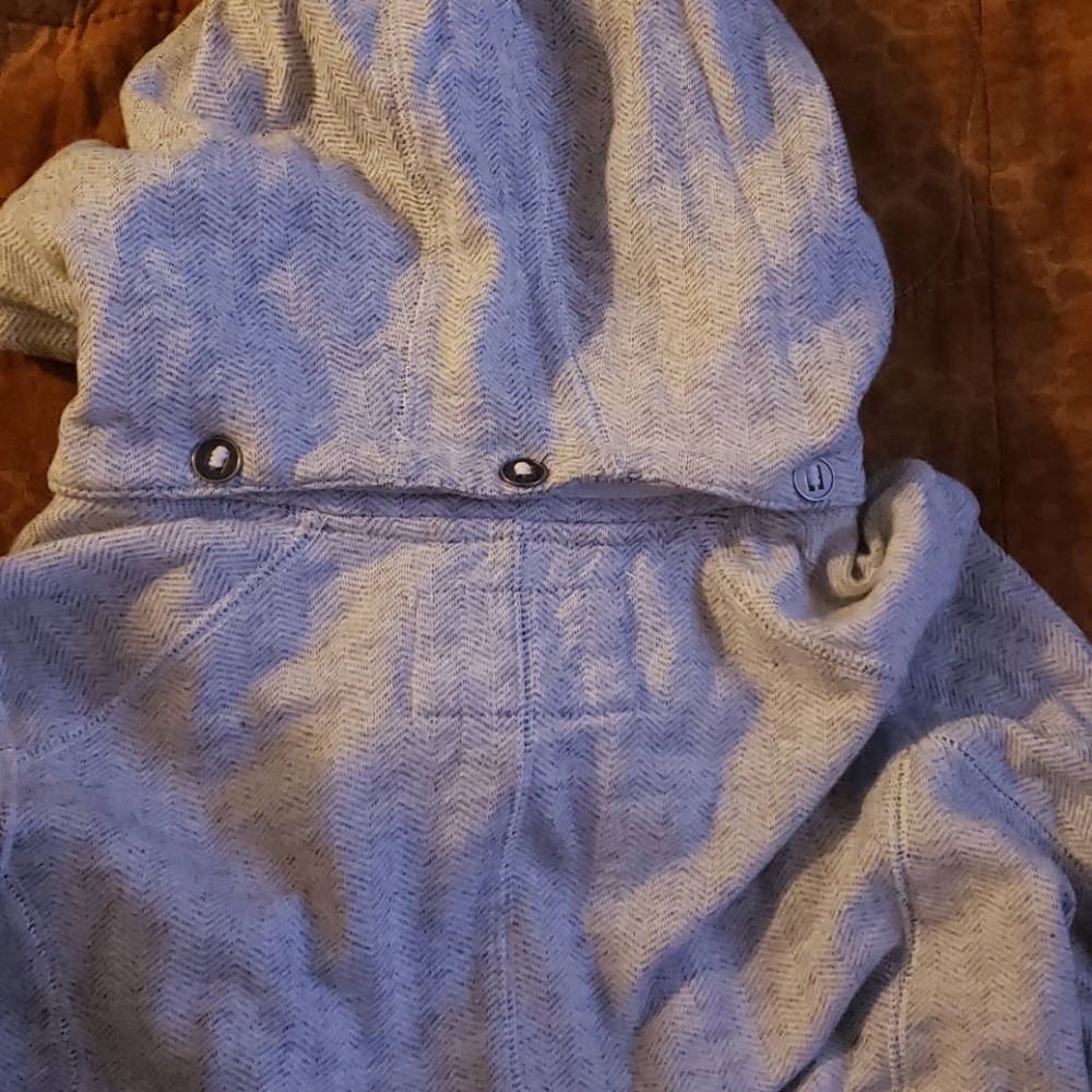 Lightweight jacket/Removable hood - Picture 8 of 8